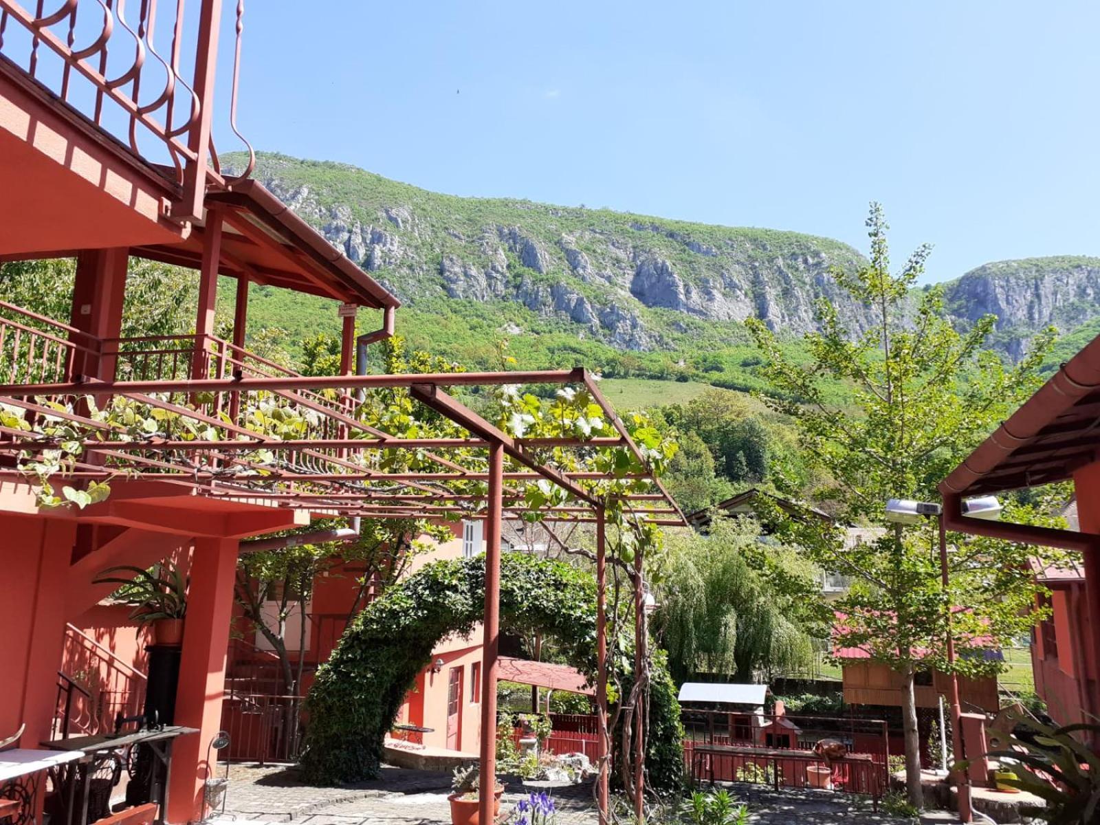Pensiunea Belladonna Băile Herculane Exterior foto